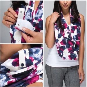 LIKE NEW RARE Lululemon Vinyasa Scarf in Inky Floral Ghost Inkwell